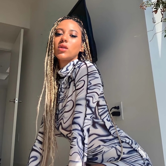 Famous TikTok Dress - Picture 1 of 6